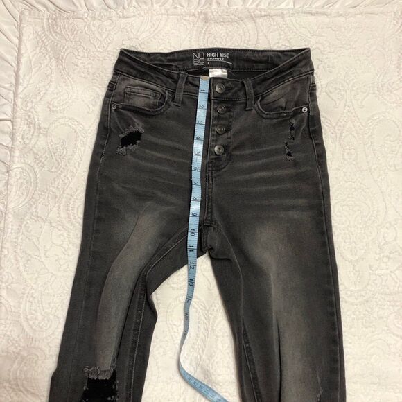 Juniors High Waist NO Boundaries Skinny Jeans Size 3 Distressed Gray and Black - Picture 7 of 8